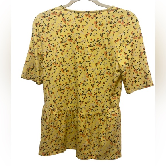 D & Co Denim & Company Yellow Peplum Floral Top Size XS NWOT - Picture 2 of 5